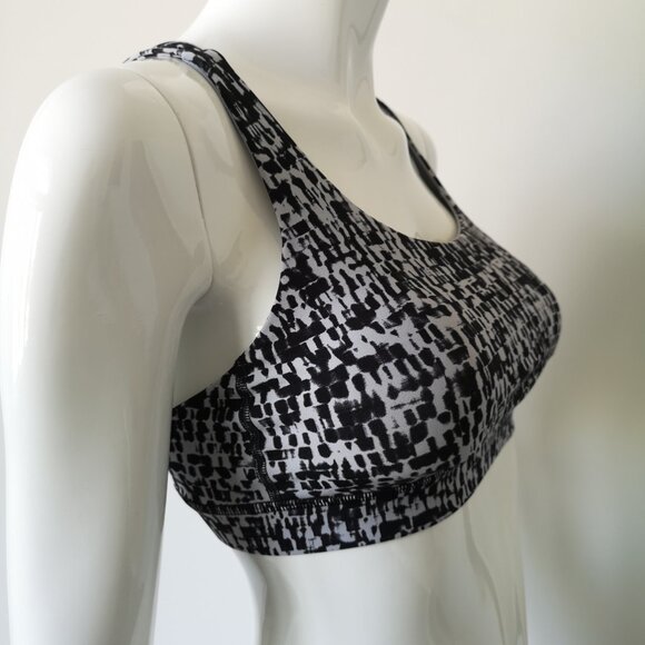 NWT LULULEMON UGIG Black Grey Luxtreme Fabric B/C Cup All Sport Energy Bra 6 - Picture 3 of 7